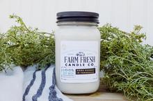 Load image into Gallery viewer, Gingersnap Scented Soy Candle
