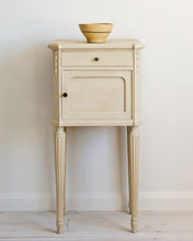 Load image into Gallery viewer, Old Ochre Annie Sloan Chalk Paint®
