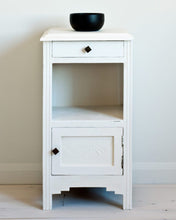 Load image into Gallery viewer, Pure Annie Sloan Chalk Paint
