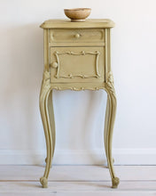 Load image into Gallery viewer, Versailles Annie Sloan Chalk Paint®
